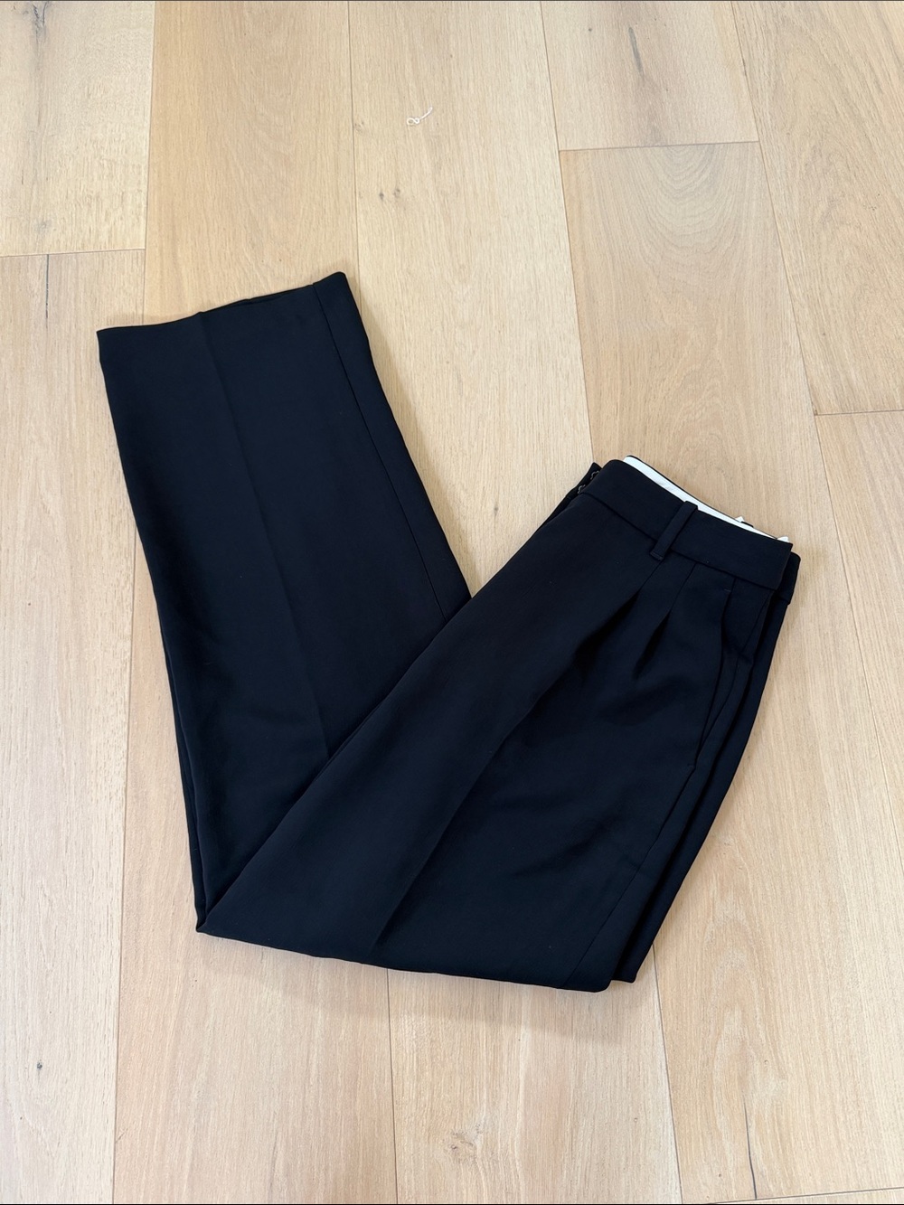 Aritzia Effortless Pants